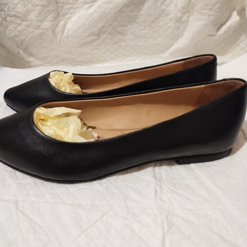 New Trotter flats Black Women's Size 7.5WW Nwot